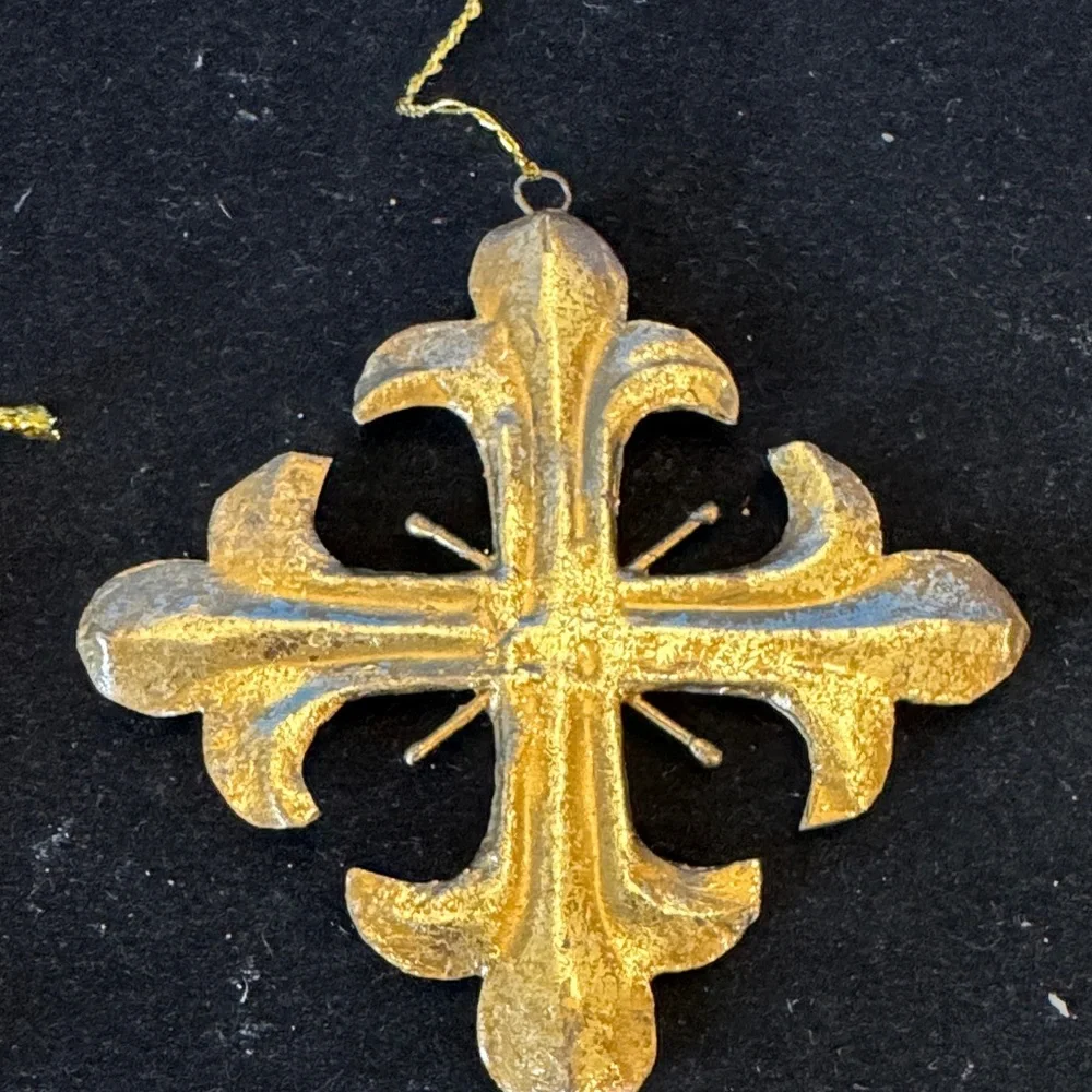 Elegant Vintage style Golden Cross Ornaments Set (4)